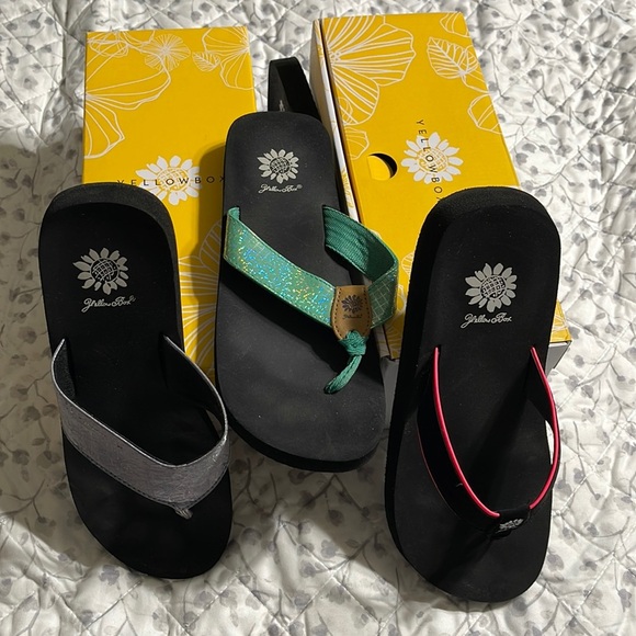 Three pair of Yellow Box flip flops 8 1/2 and 9 - Picture 1 of 10